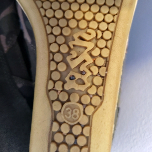 Ash Platform Trainer Army Green Gold Metallic Suede Velcro Closure Woman 38 EUC - Picture 9 of 9